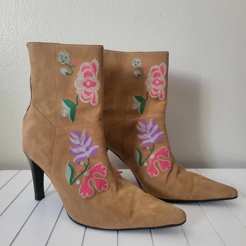 Y2K Floral Embroidered Tan Suede High Heel Calf Boots Size 6 1/2B Stevie Nicks